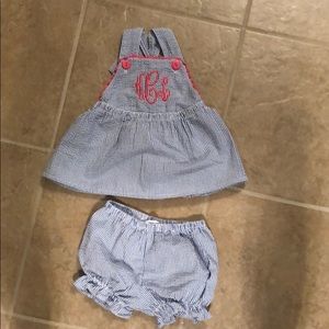 2 piece girls seersucker with pink mono. Mono: kCl